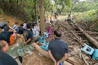 于帕登场换下马兹拉维，拜仁vs波鸿恢复进行